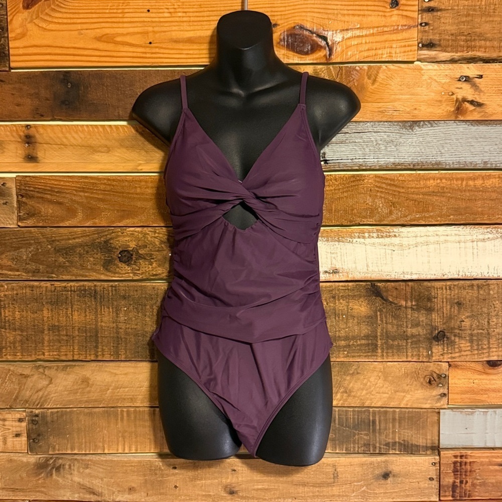 NWT Cupshe Timeless Ruched One Piece - Picture 2 of 4